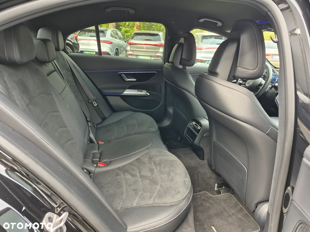 Mercedes-Benz Klasa E 220 d mHEV AMG 9G-Tronic - 18