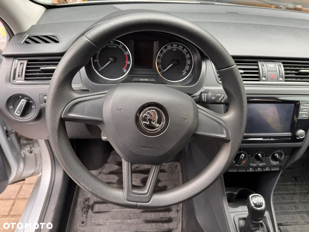 Skoda RAPID 1.0 TSI Active - 9