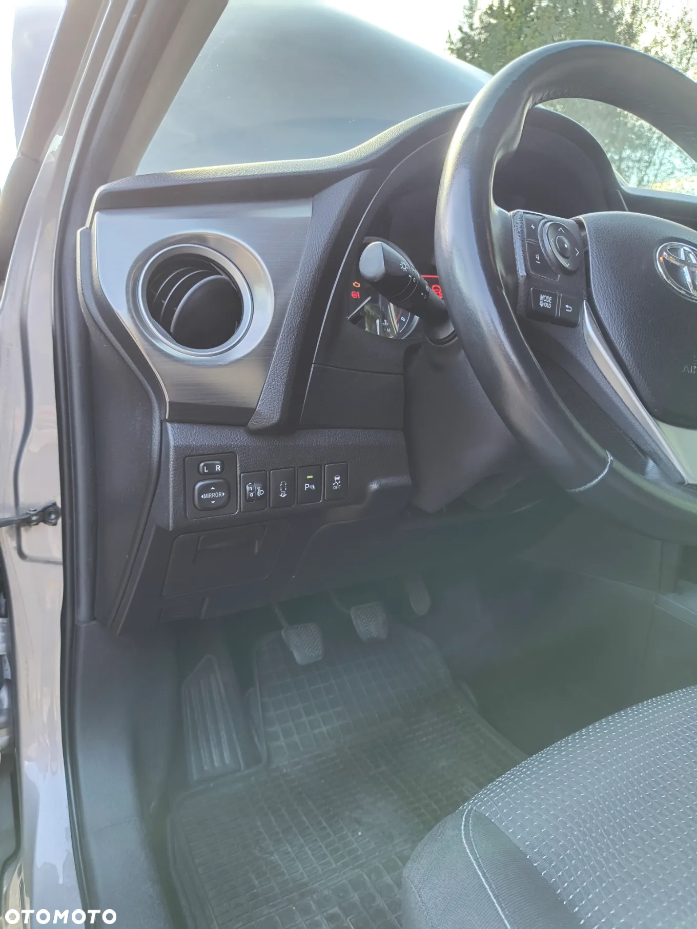 Toyota Auris 1.6 Premium Comfort - 37