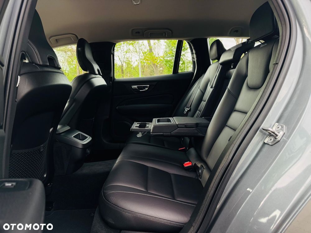 Volvo V60 D3 Geartronic Momentum Pro - 32