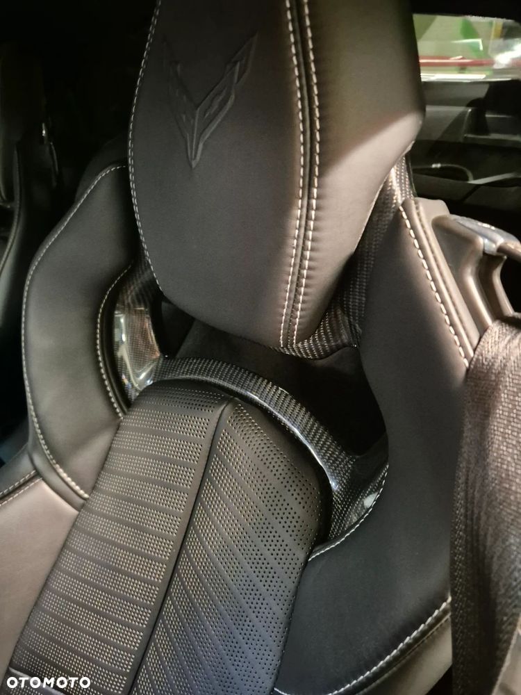 Chevrolet Corvette - 21