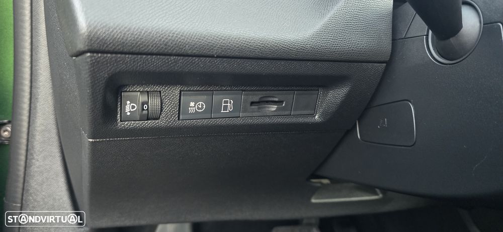 Peugeot 308 Plug-In Hybrid 180 e-EAT8 GT - 19