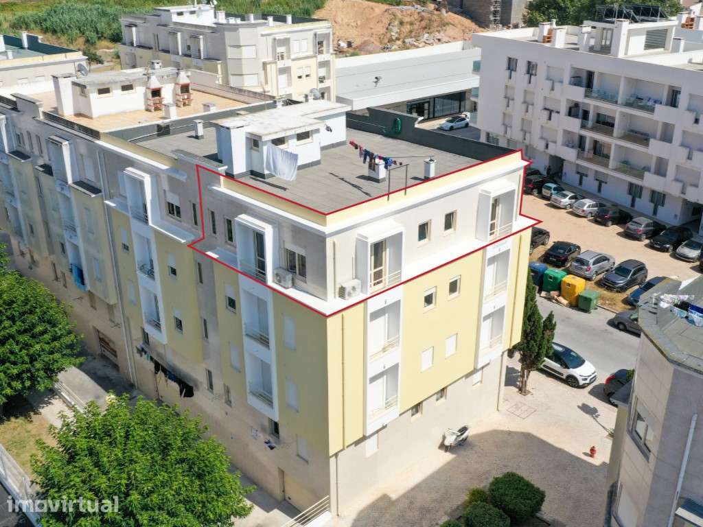 Vende-se T3 perto da praia com garagem - Grande imagem: 3/20