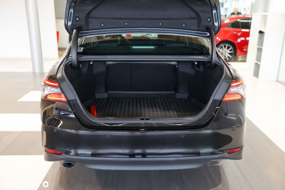Toyota Camry - 12