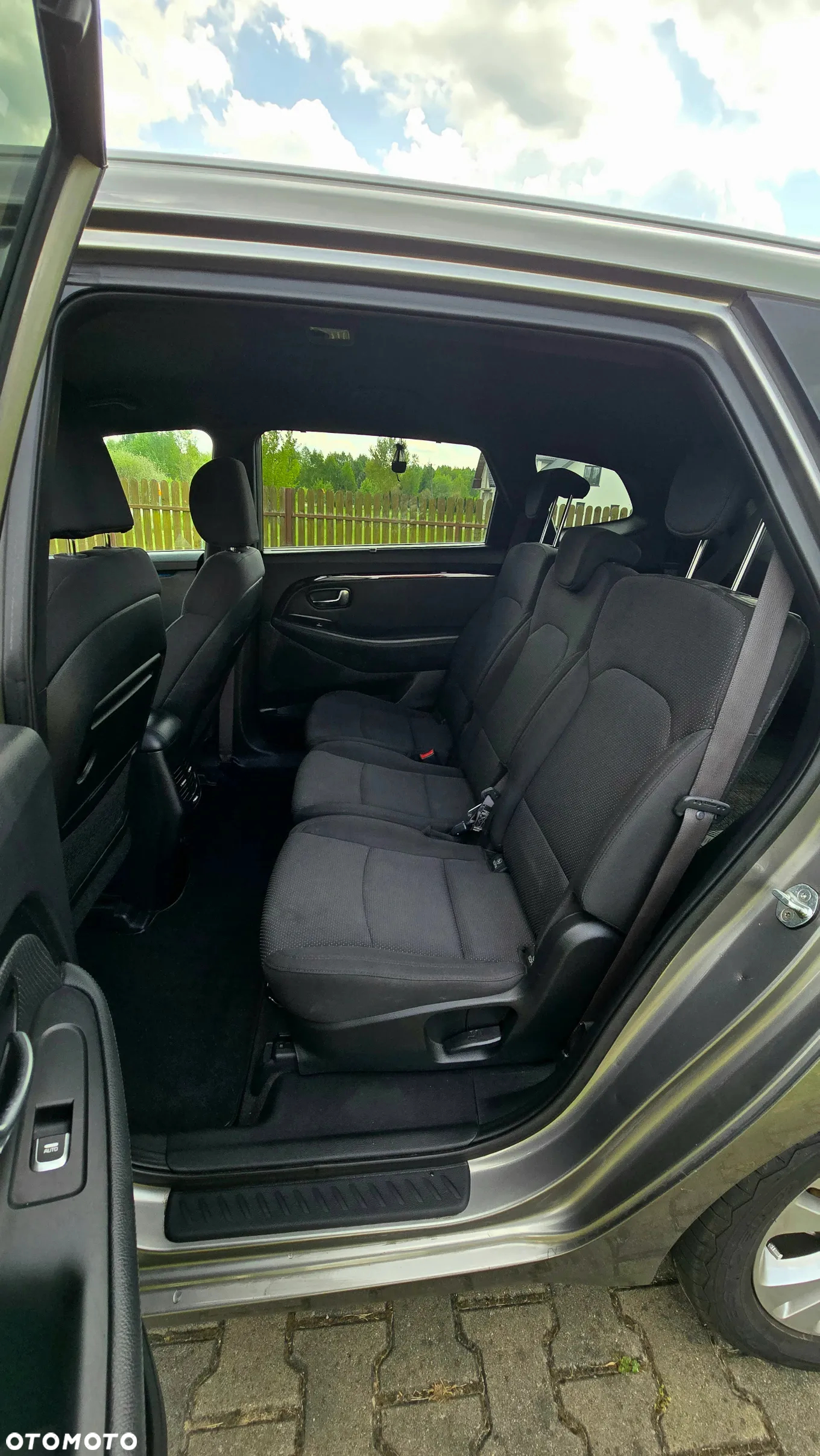 Kia Carens 1.7 CRDi L 7os - 10