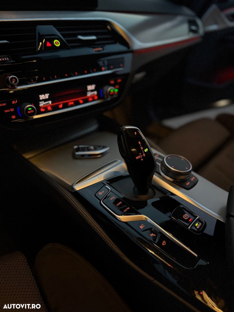 BMW Seria 5 530e Aut. M Sport Edition - 14