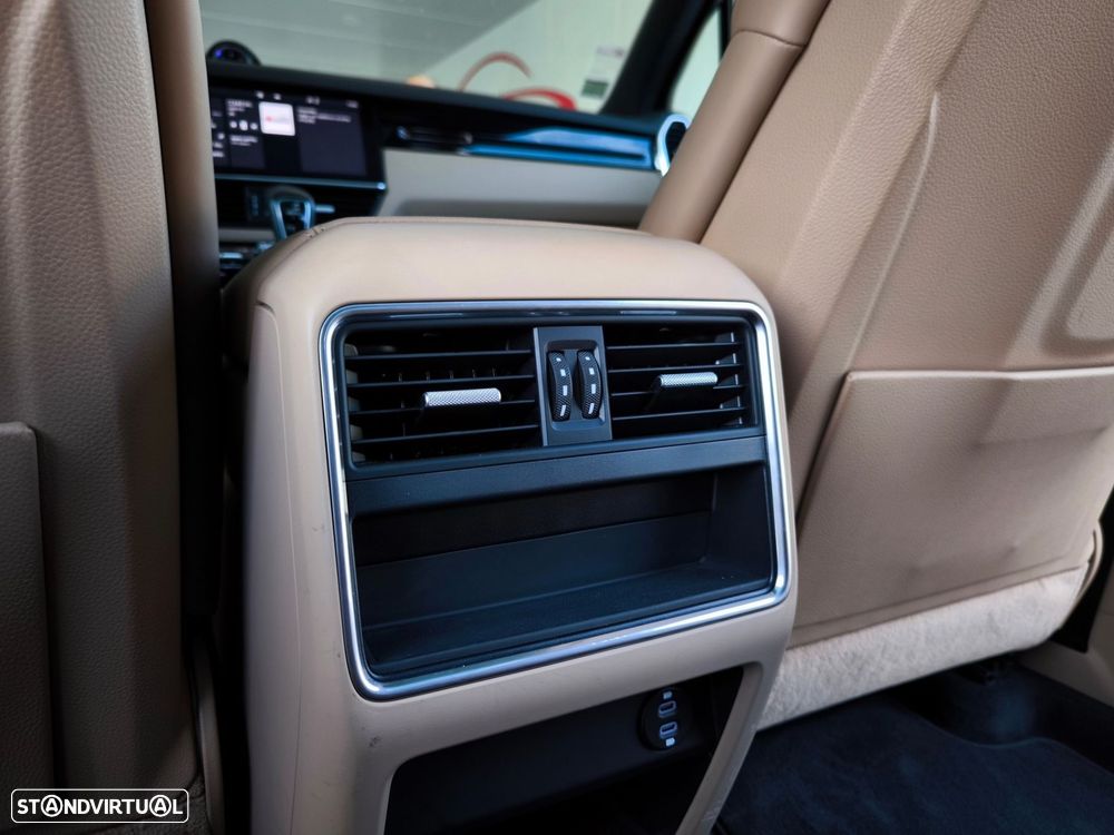 Porsche Cayenne - 27