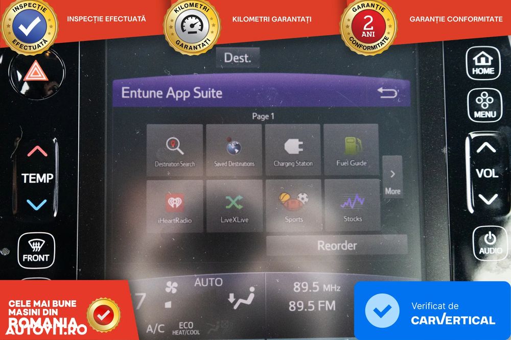 Toyota Prius 1.8 HSD Exclusive Plus - 24