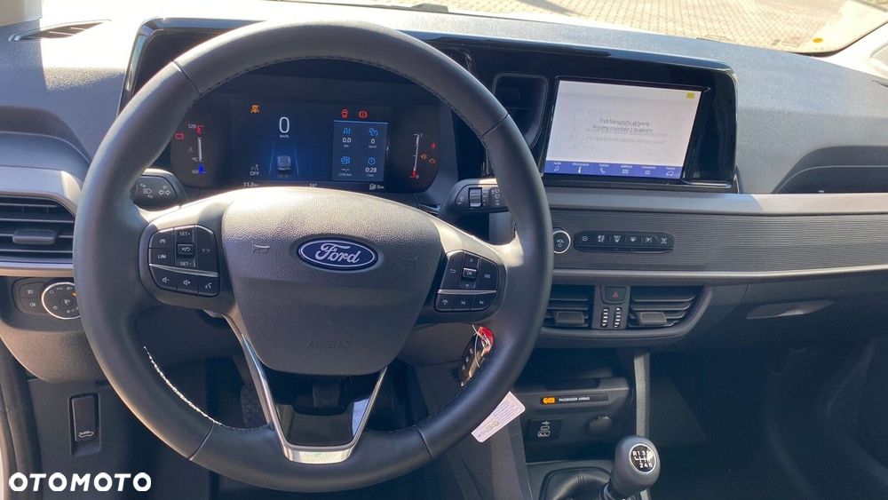 Ford Transit Courier - 29
