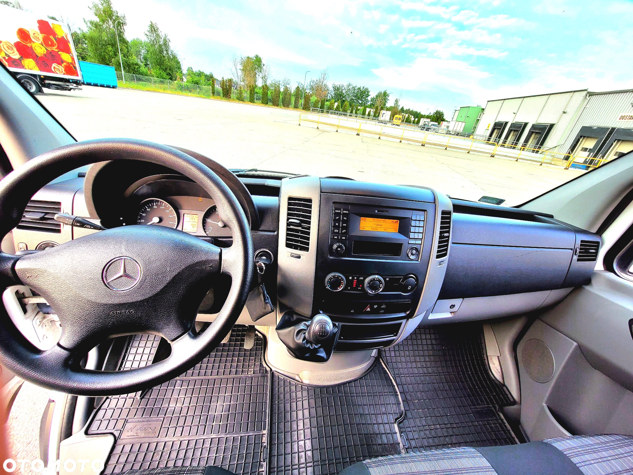 Mercedes-Benz SPRINTER - 18