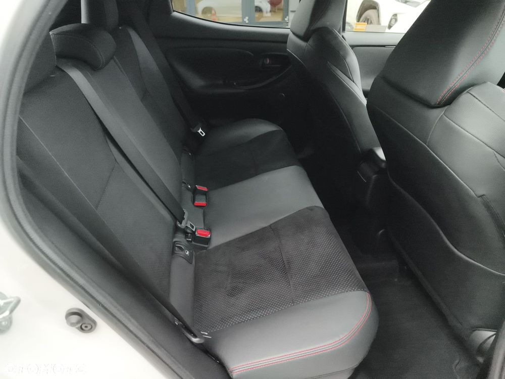 Toyota Yaris - 11
