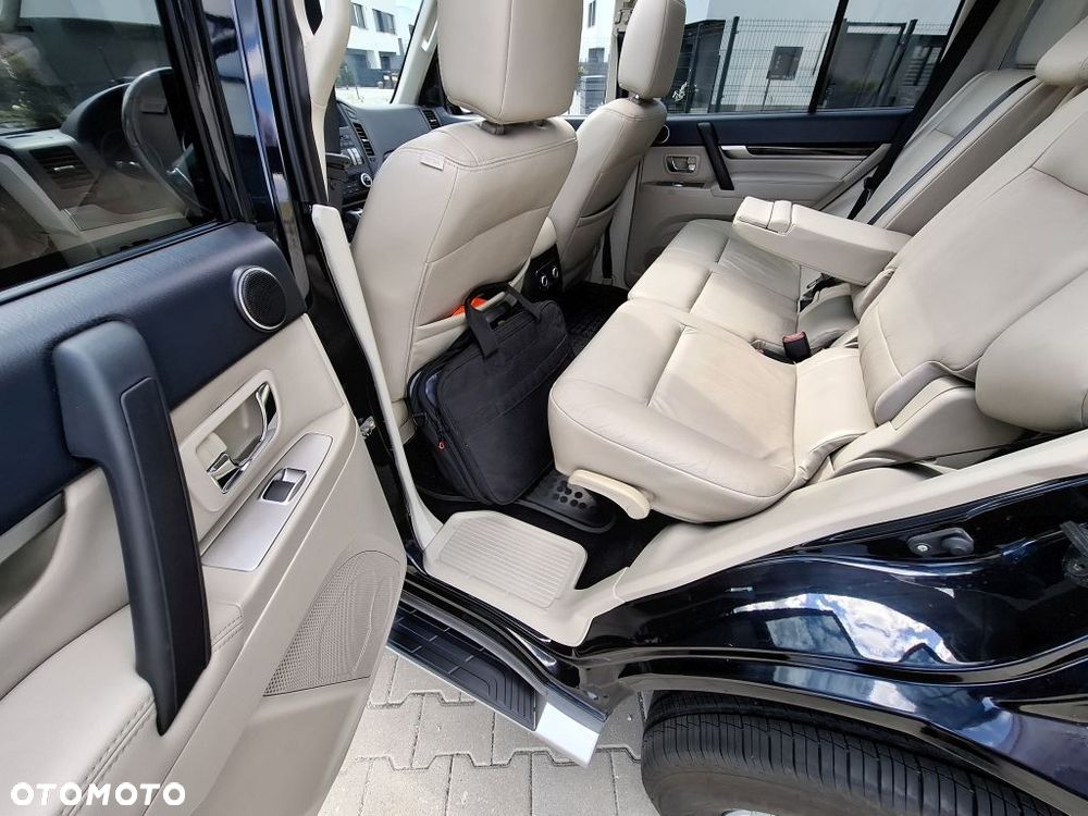 Mitsubishi Pajero - 21