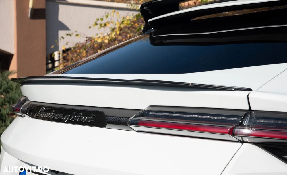 Lamborghini URUS Standard - 11