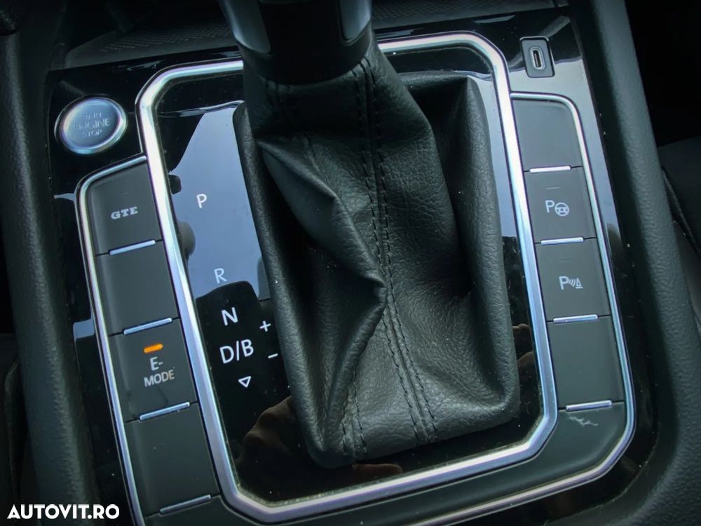 Volkswagen Passat - 20