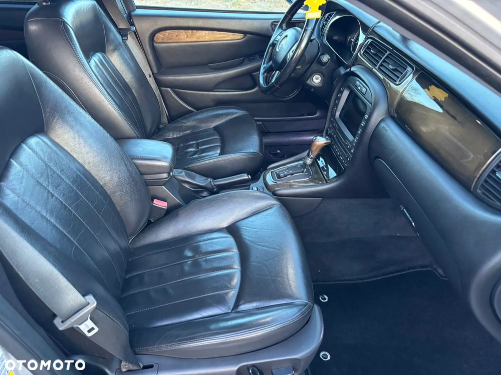 Jaguar X-Type 3.0 V6 4x4 Executive - 8