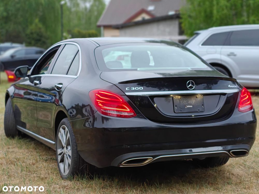 Mercedes-Benz Klasa C 300 4MATIC 9G-TRONIC - 2