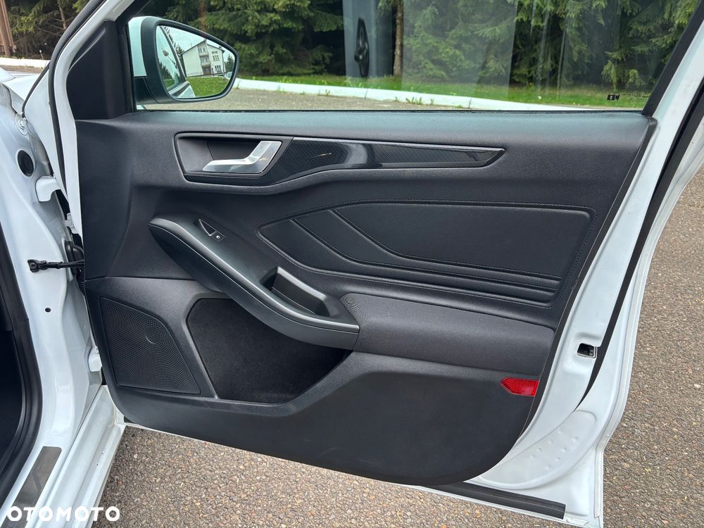 Ford Focus 1.5 EcoBlue Start-Stopp-System ST-LINE VIGNALE - 18