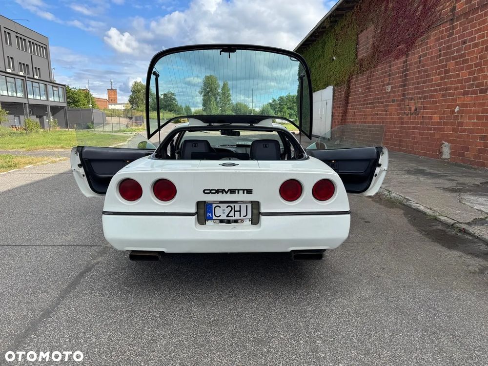 Chevrolet Corvette - 7