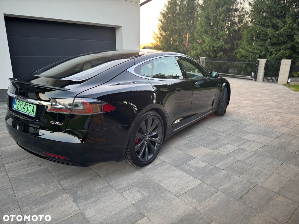 Tesla Model S - 20