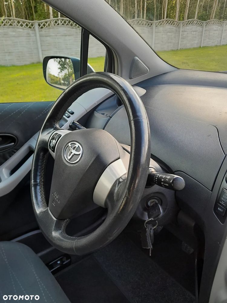 Toyota Yaris 1.4 D-4D Travel - 12