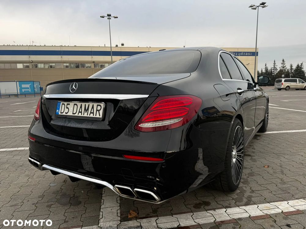 Mercedes-Benz Klasa E 300 9G-TRONIC - 4