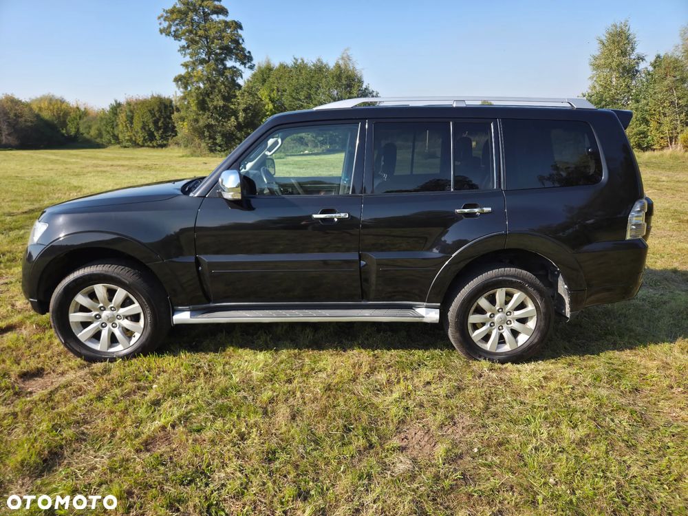 Mitsubishi Pajero - 2