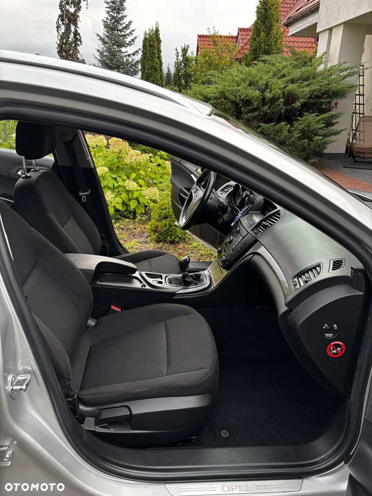 Opel Insignia 1.8 - 10