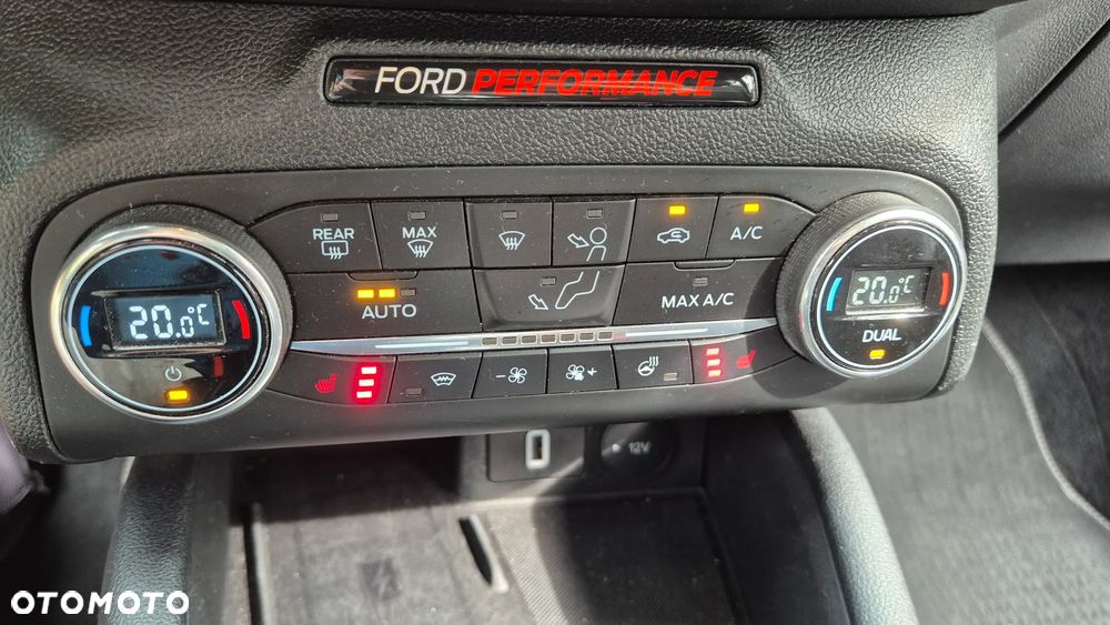 Ford Focus 2.0 EcoBlue ST - 19
