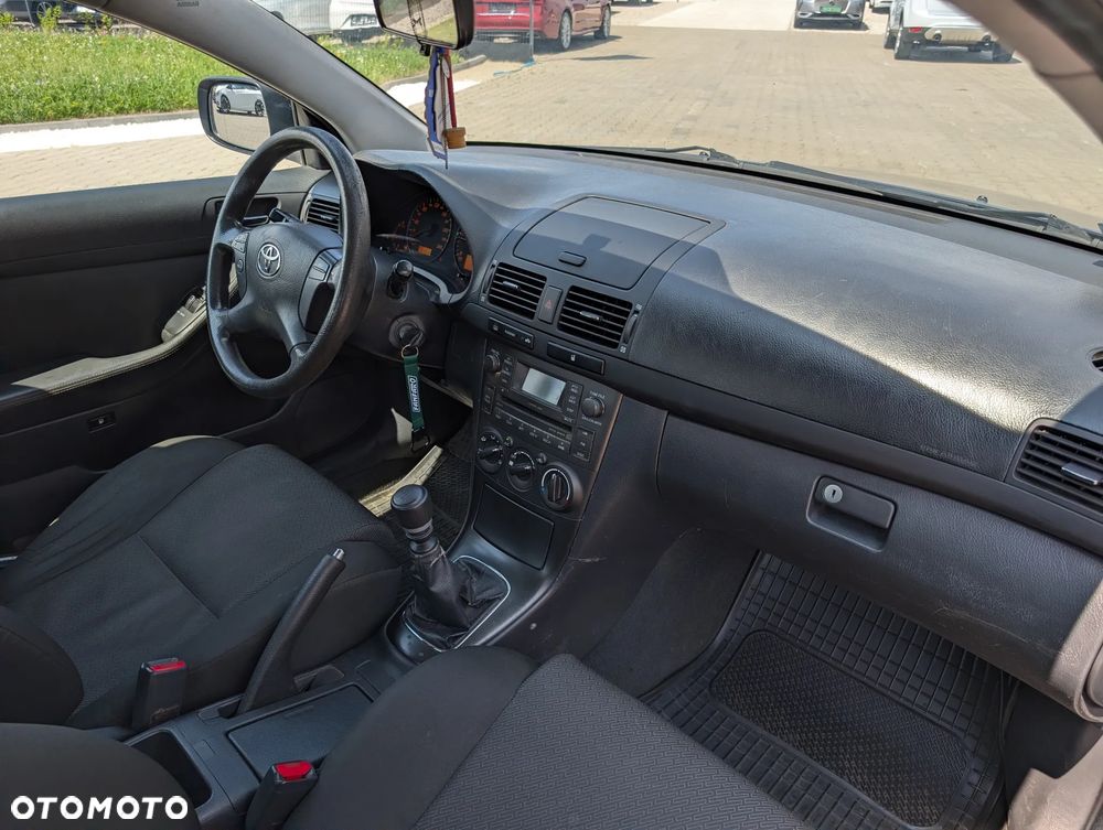 Toyota Avensis 2.0 D-4D Edition - 24