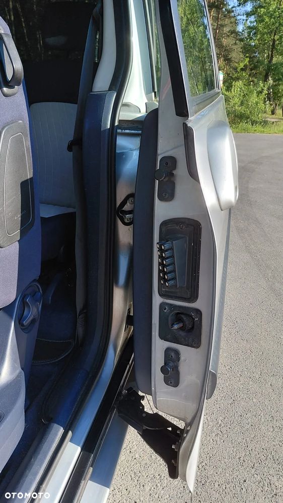 Peugeot 1007 - 17