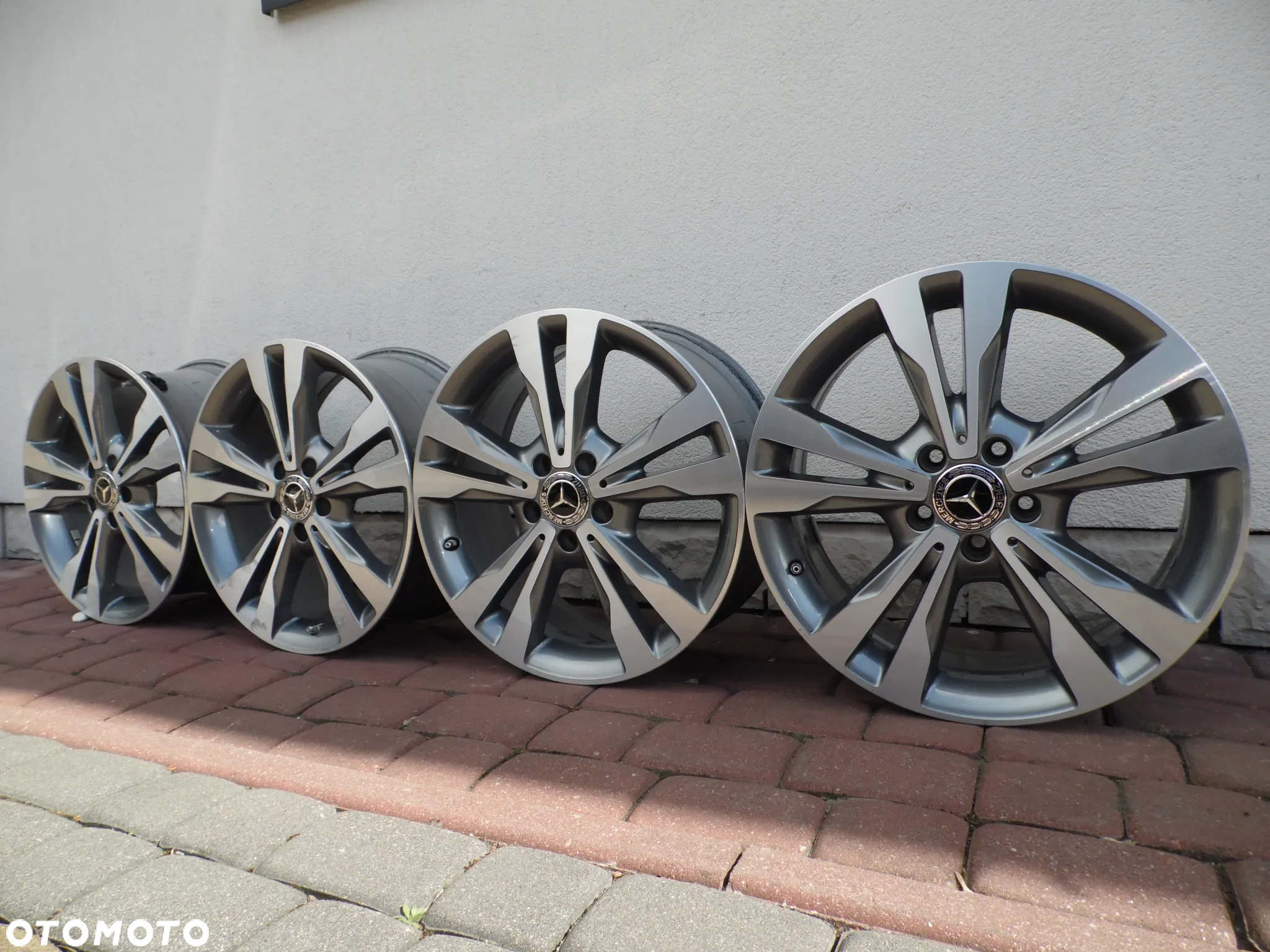 Felgi 18'' 5x112 Mercedes A205 C-Klasa A212 E-Klasa 2x7,5 2x8,5 TPMS - 2