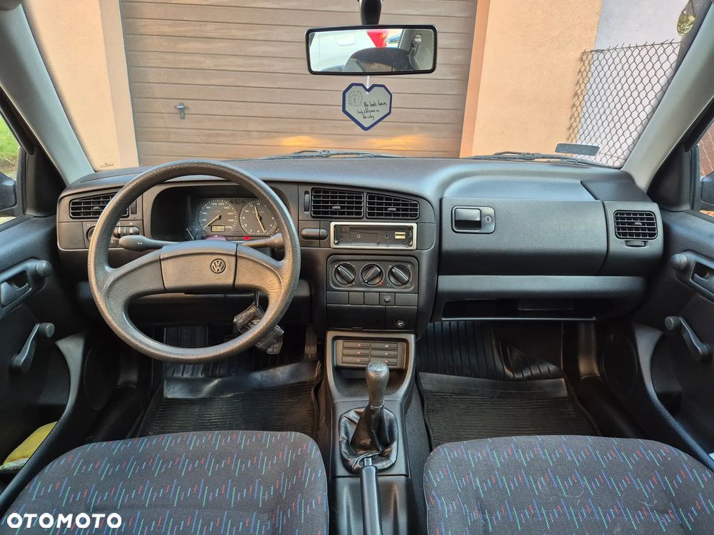 Volkswagen Golf 1.6 CL - 8