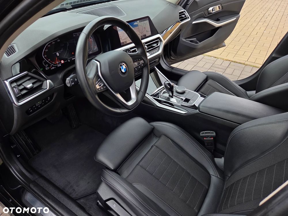 BMW Seria 3 320d M Sport Shadow sport - 32