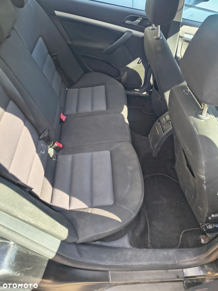 Skoda Octavia 1.6 Ambiente - 9