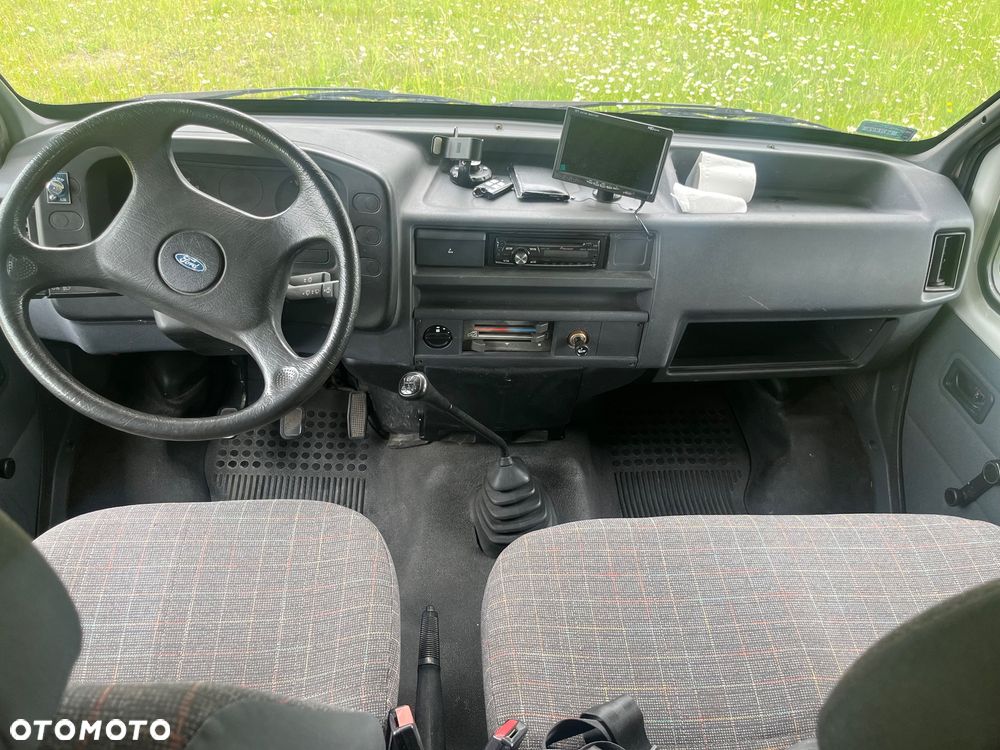 Ford Transit - 12