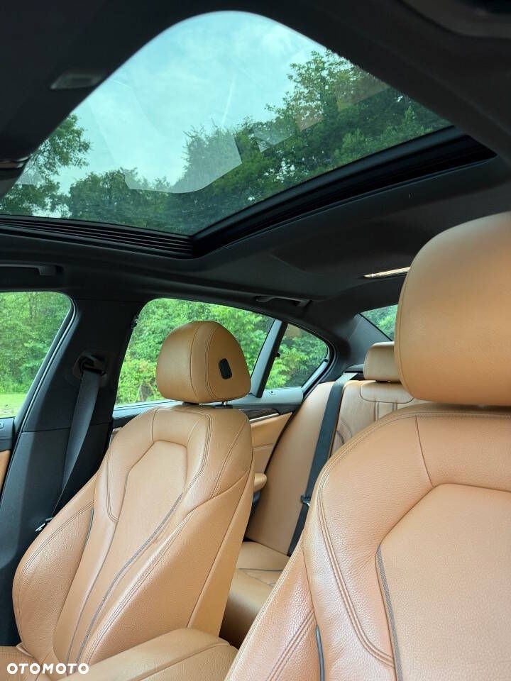 BMW Seria 5 530i xDrive Luxury Line - 25