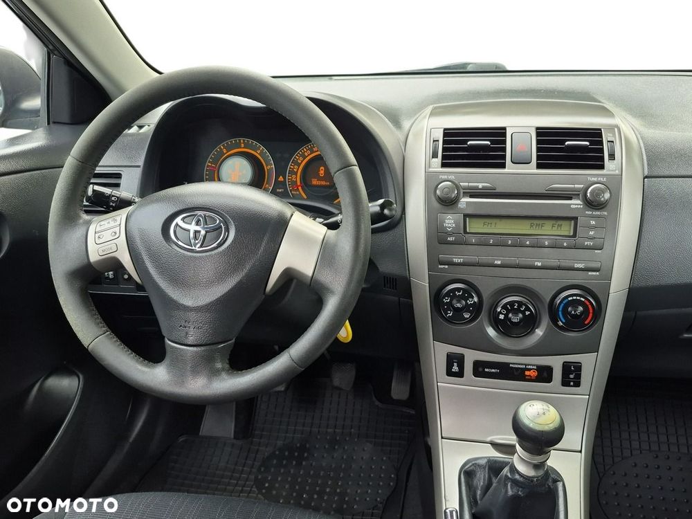 Toyota Corolla - 21