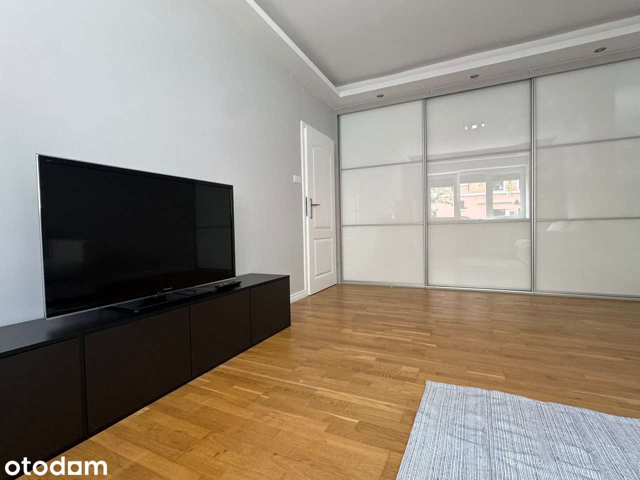 Wynajmę bezpośrednio mieszkanie 39 m² na Muranowie (ul. Nowolipki).