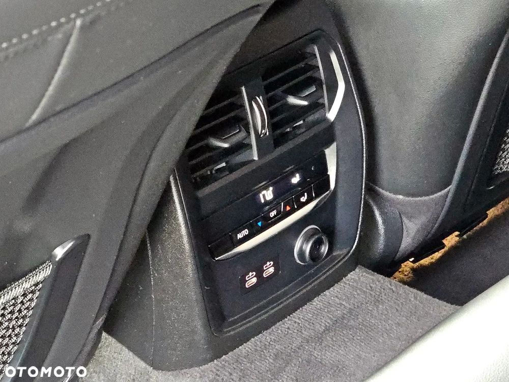 BMW Seria 3 320d xDrive Sport - 16