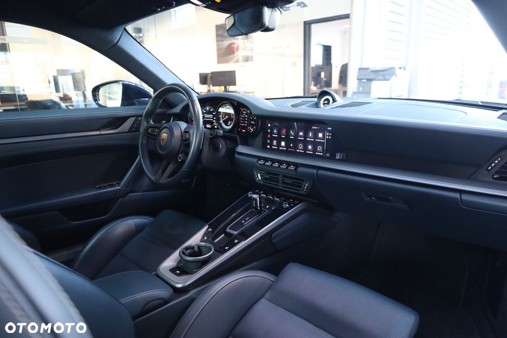 Porsche 911 Carrera 4S - 9
