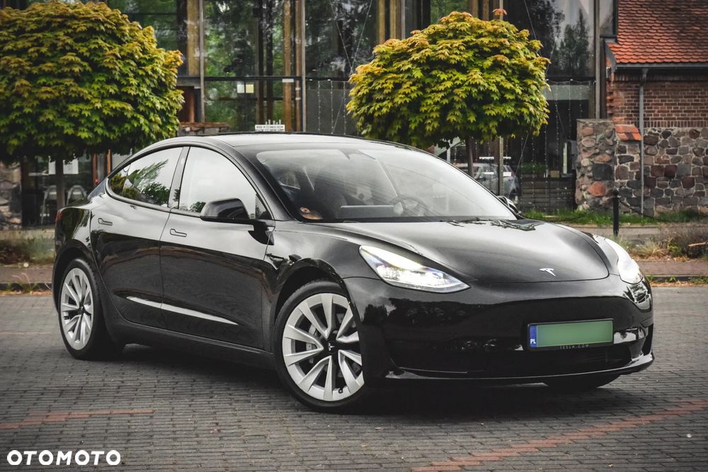 Tesla Model 3 Standard Range Plus - 1
