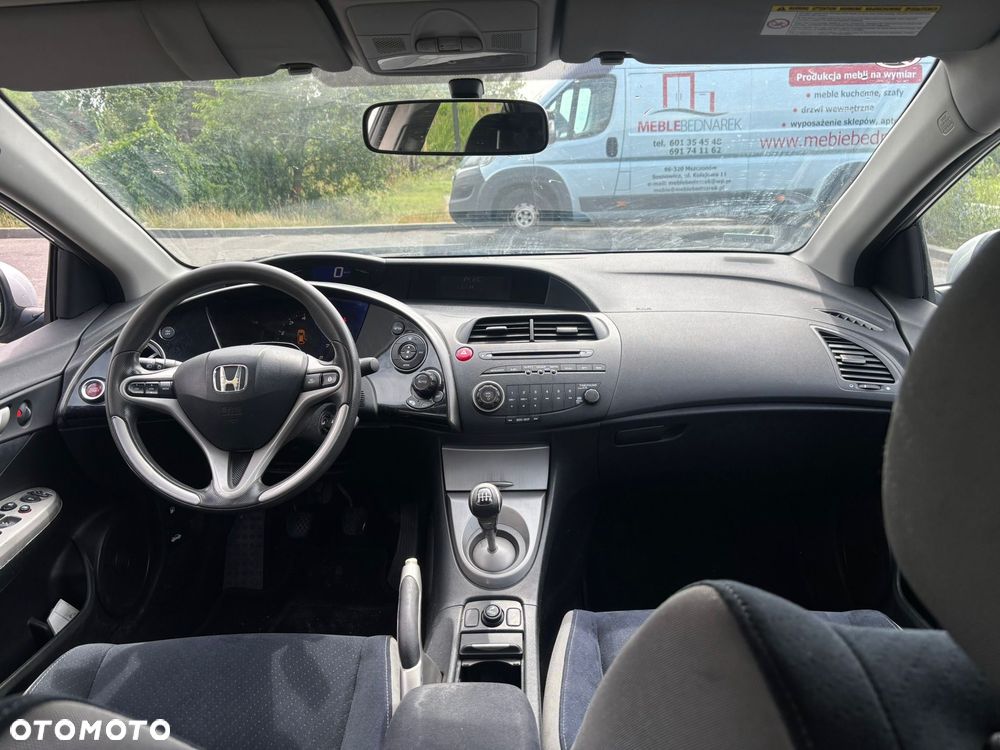 Honda Civic 1.8 Executive - 9
