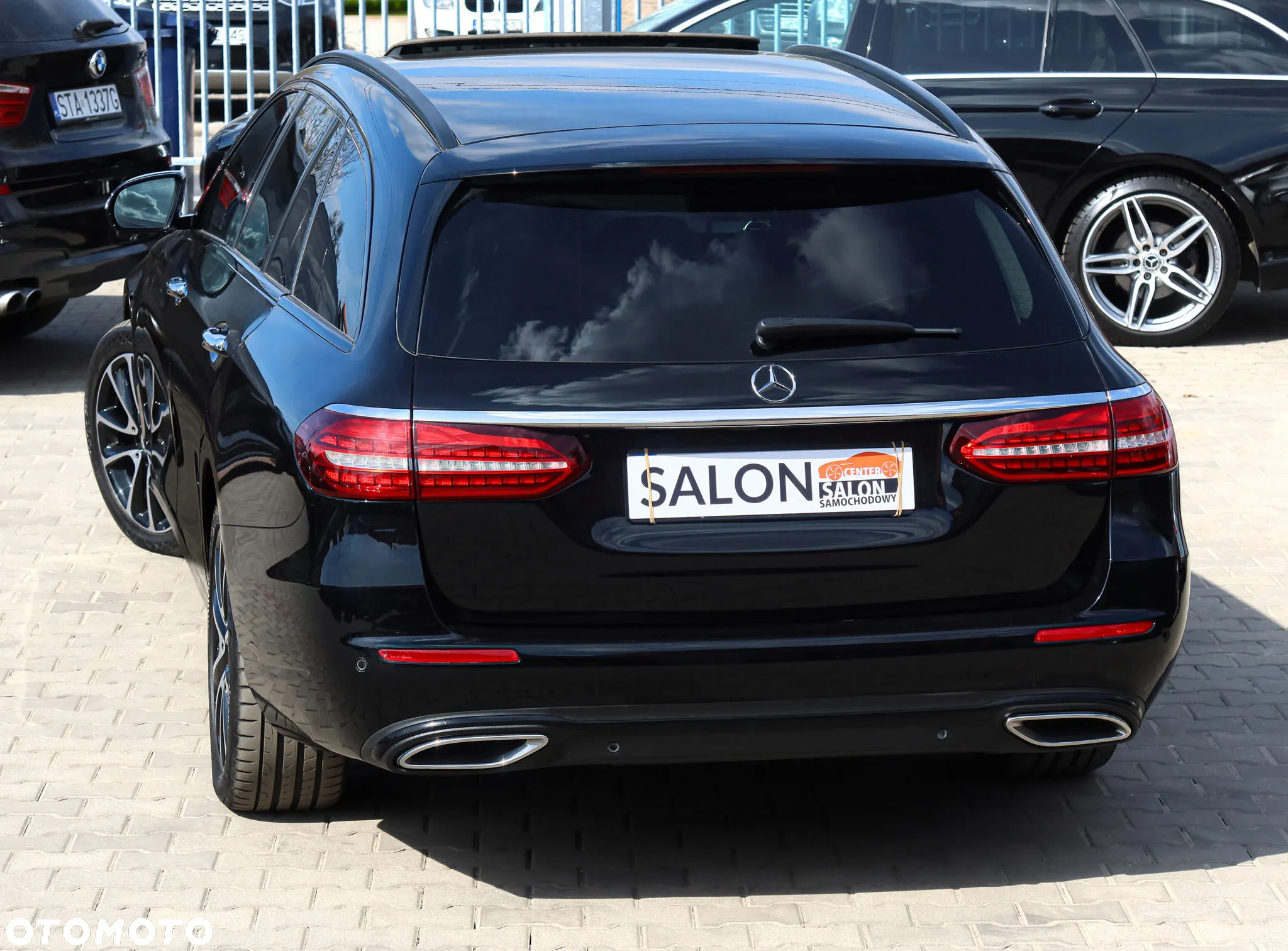 Mercedes-Benz Klasa E 220 d 4Matic T 9G-TRONIC Avantgarde - 35