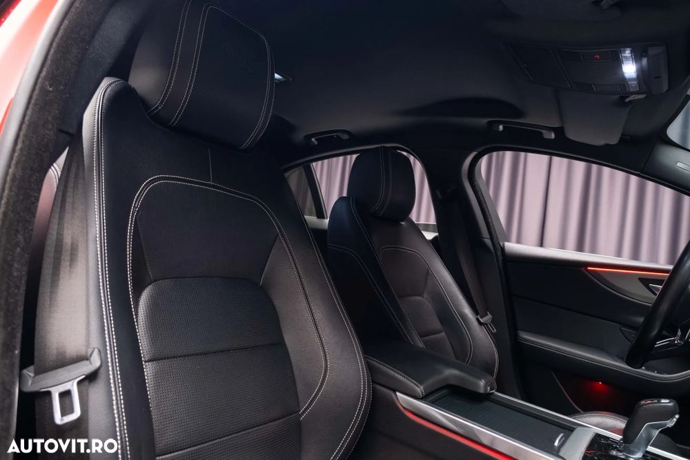 Jaguar XE 2.0 AWD Portfolio - 40