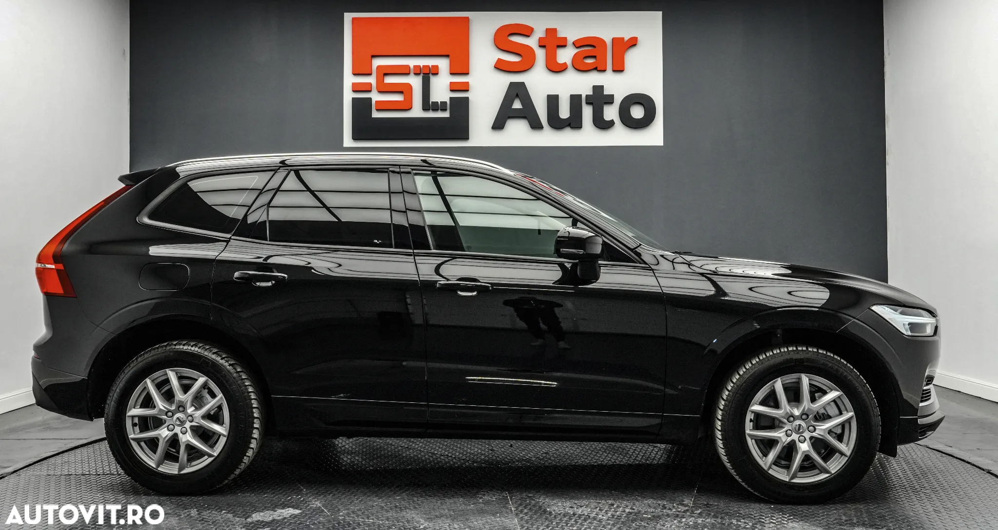 Volvo XC 60 T8 Twin Engine AWD Momentum Pro - 11