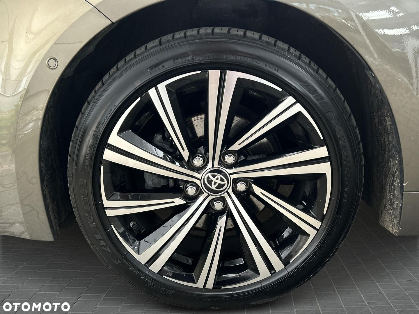 Toyota Corolla 1.8 Hybrid Comfort - 27