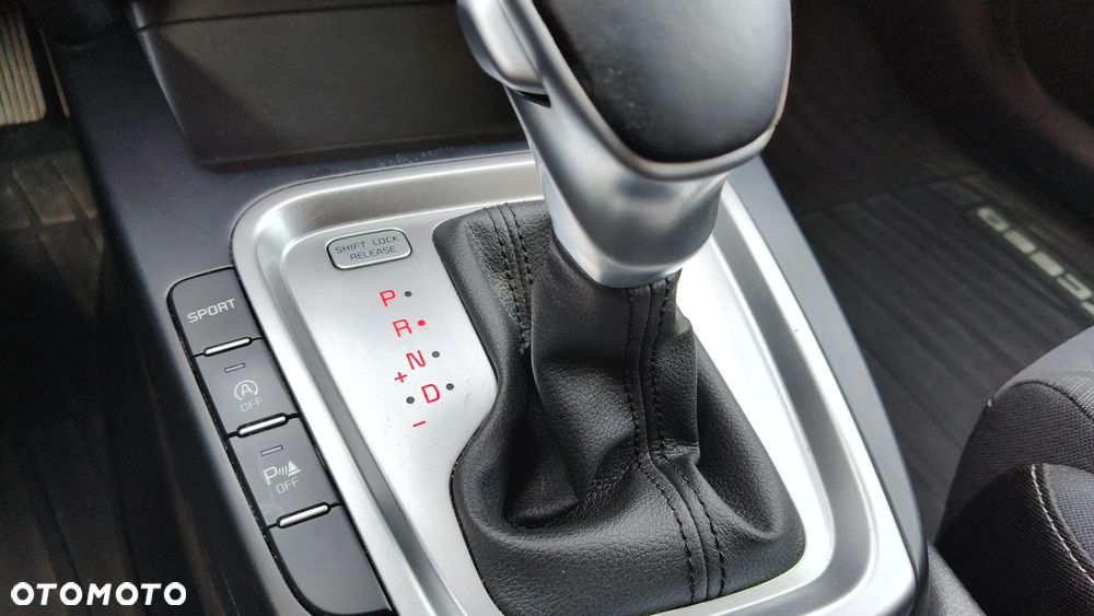 Kia XCeed 1.6 CRDi SCR L DCT - 24