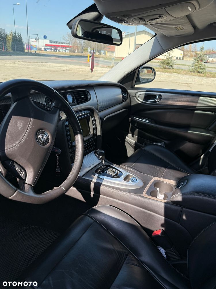 Jaguar XJ - 14