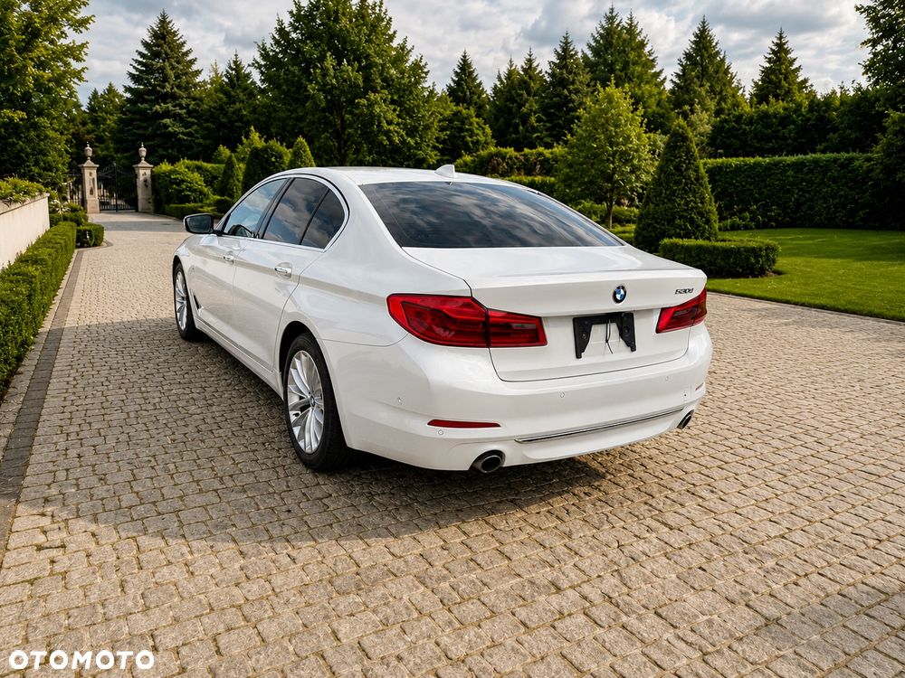 BMW Seria 5 530i Luxury Line sport - 4