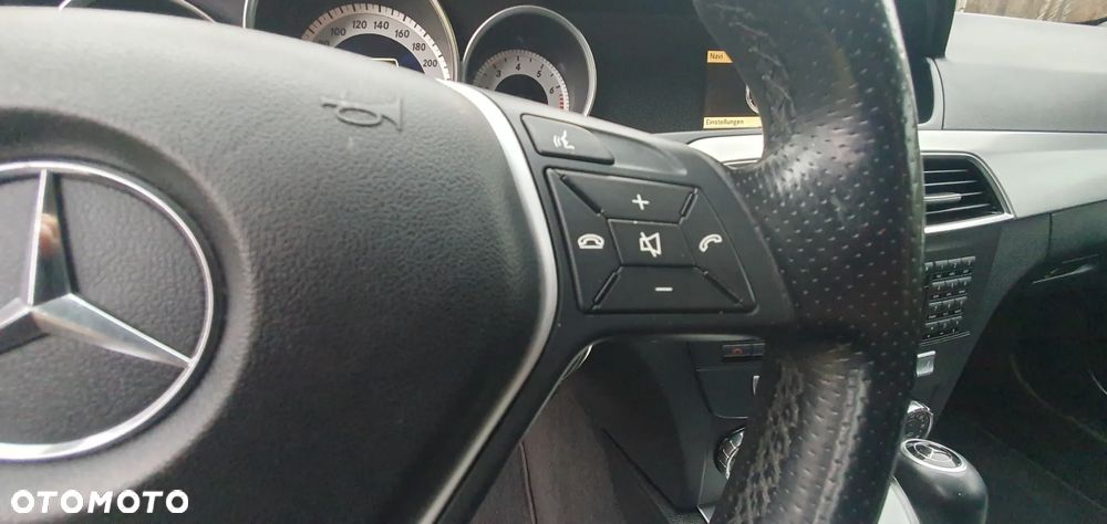 Mercedes-Benz Klasa C 180 CGI Automatik BlueEFFICIENCY Avantgarde - 19